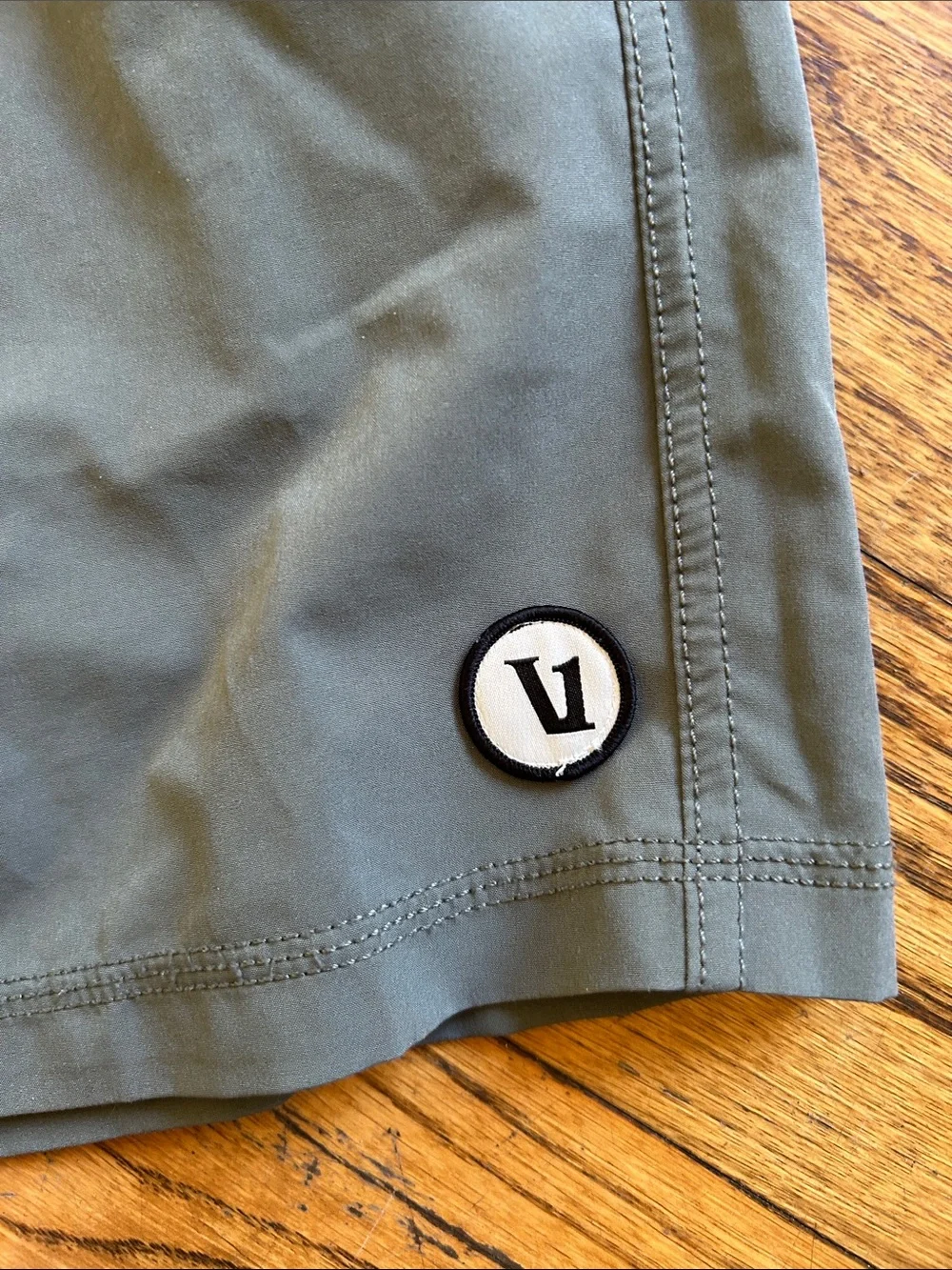 Vuori Men's Unlined Kore Athletic Lightweight Shorts Size Medium